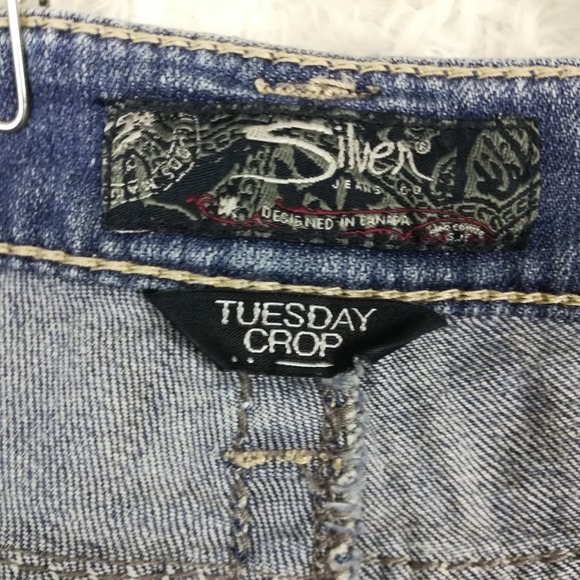 Silver Jeans Womens Tuesday Capri Blue Denim Light Wash Distressed Patch Low 28 - Picture 6 of 10